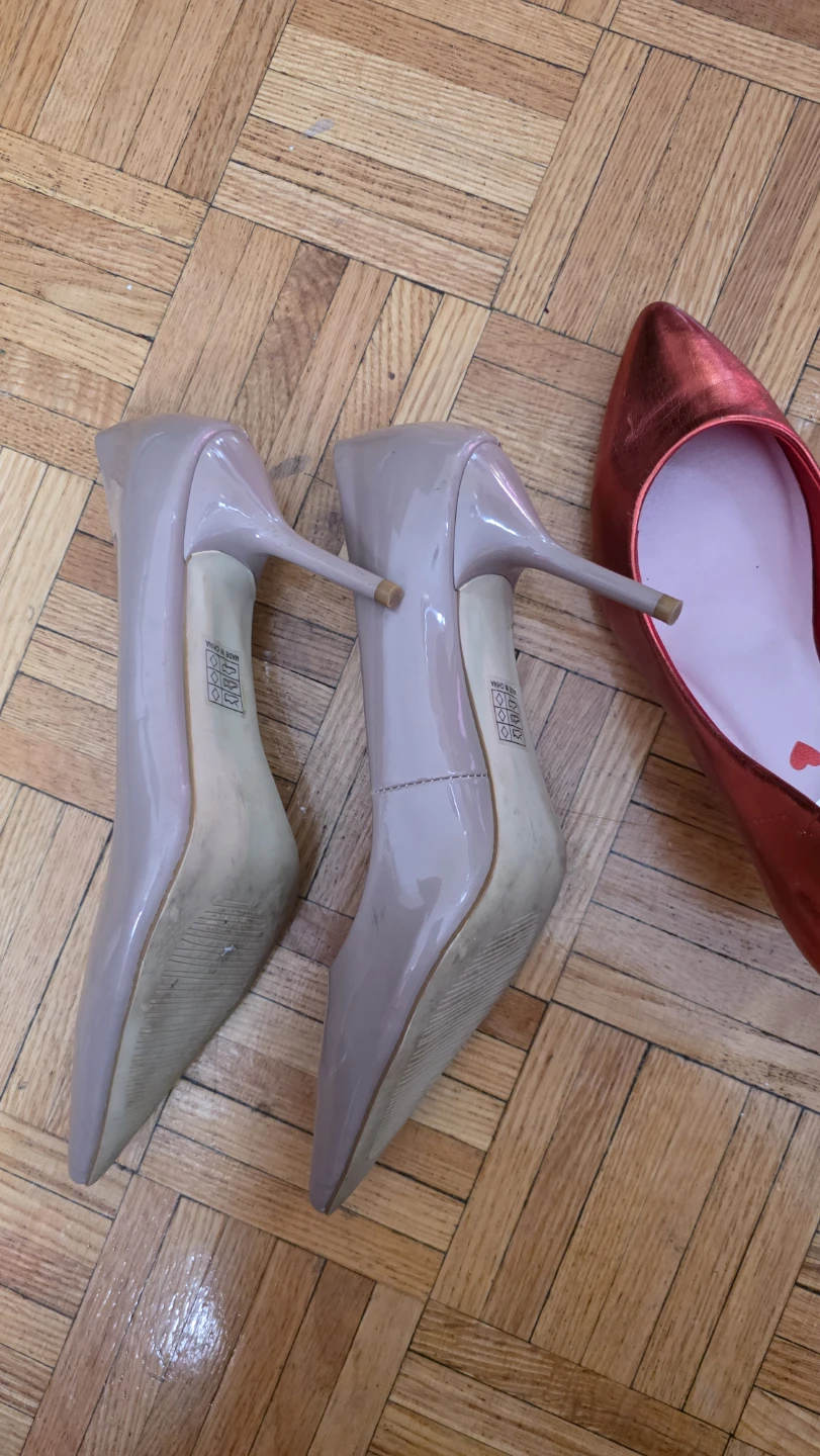 Reserved & Ella Pumps - Nude & Red
