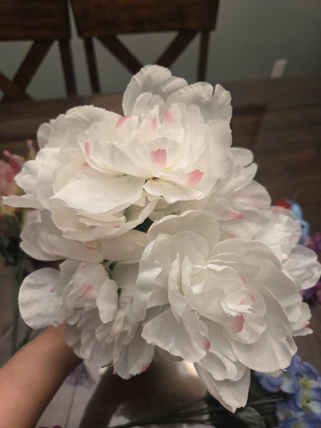 Assorted artificial flowers and heart decorations - photo 3