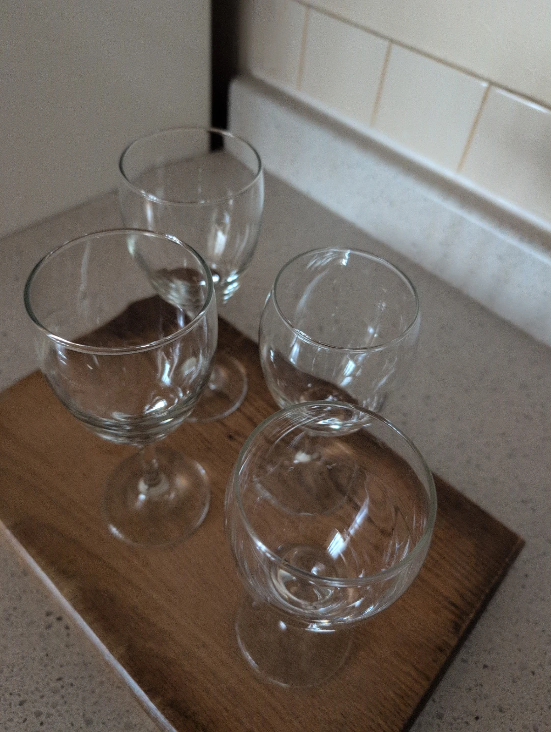 Set of 4 Clear Wine Glasses - photo 2