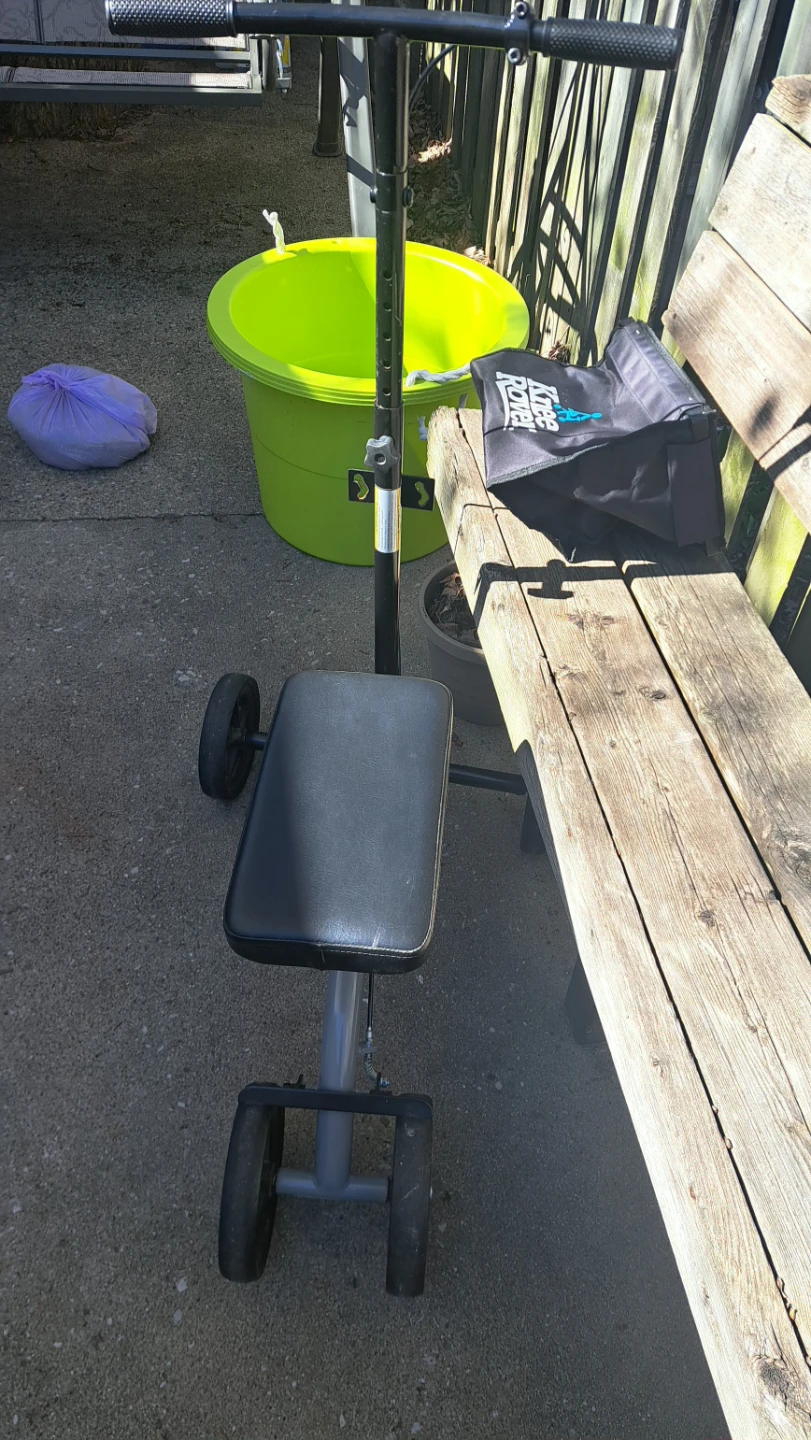 Knee Rover Steerable Knee Scooter Walker with Bag - photo 3