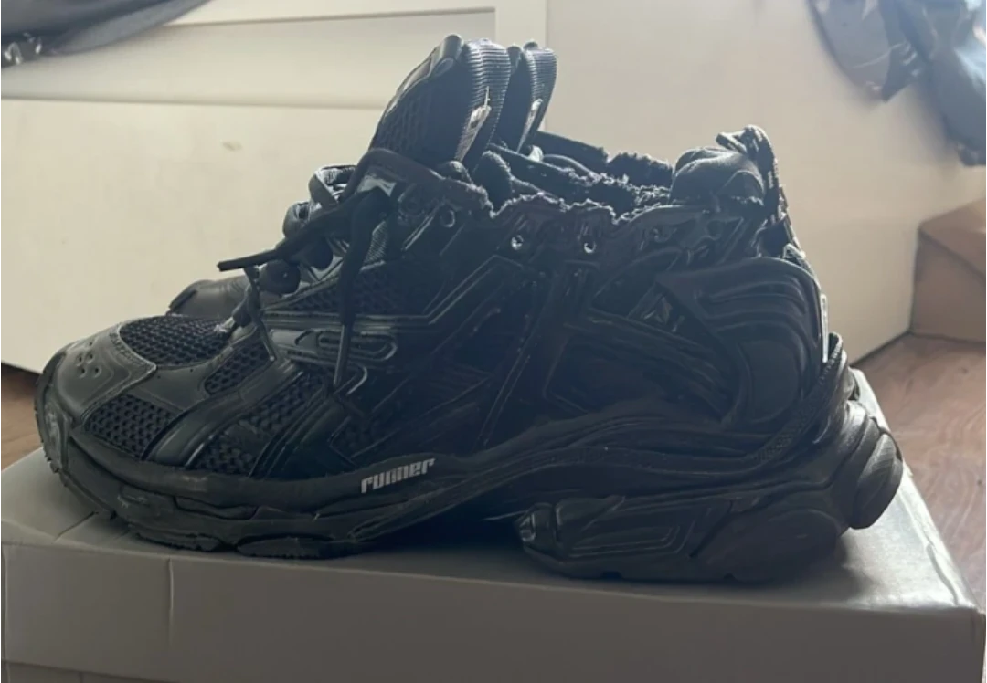 Balenciaga Runner Sneakers - Black - Size 45/11 *NEGOTIABLE* - photo 2
