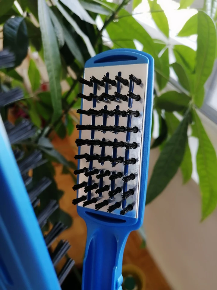 New Hair Brush + Hair Spray Set - photo 2