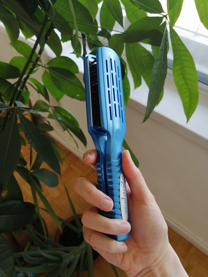 New Hair Brush + Hair Spray Set - photo 3