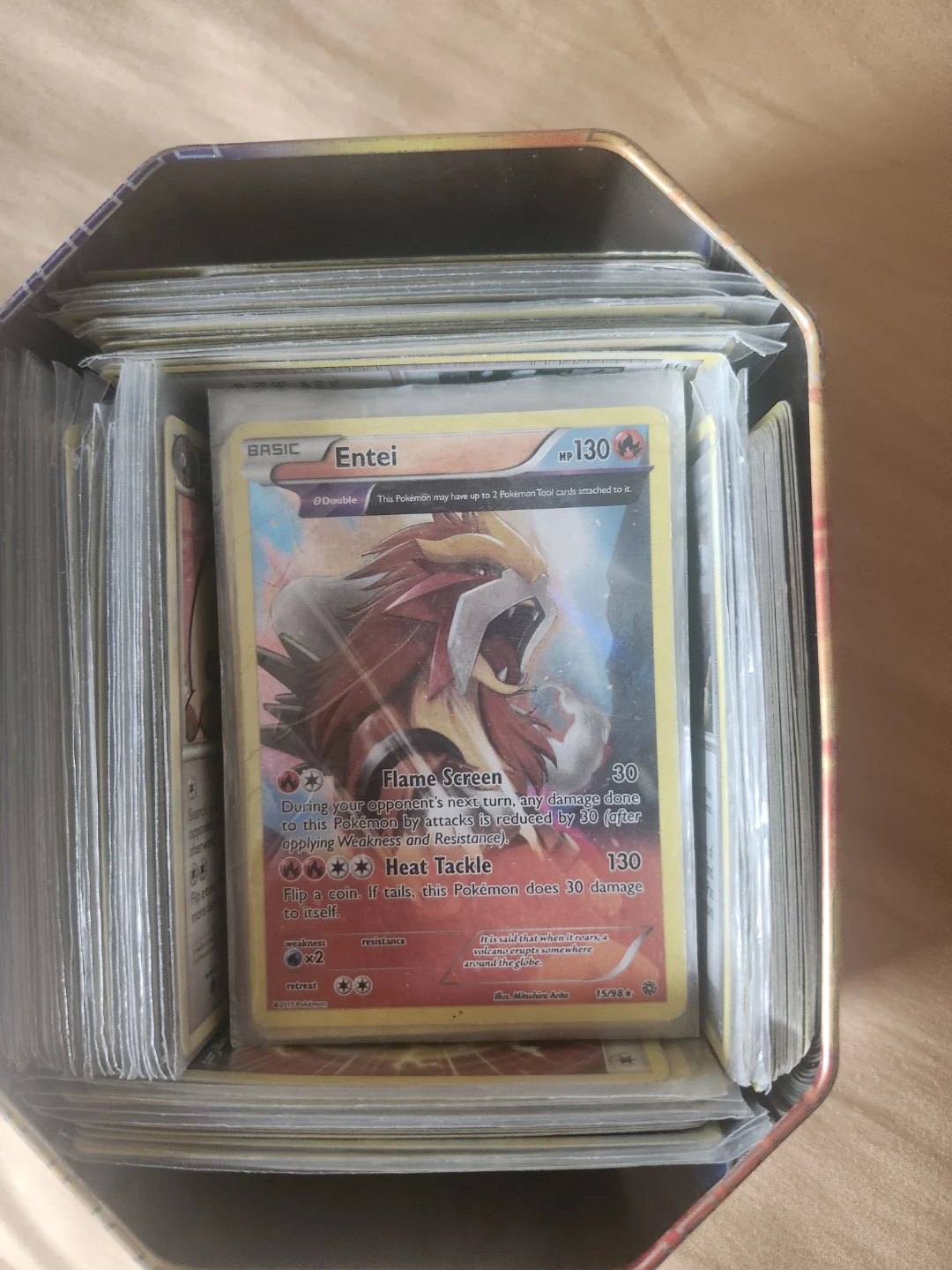 Pokémon Tin full of Random Cards - photo 2