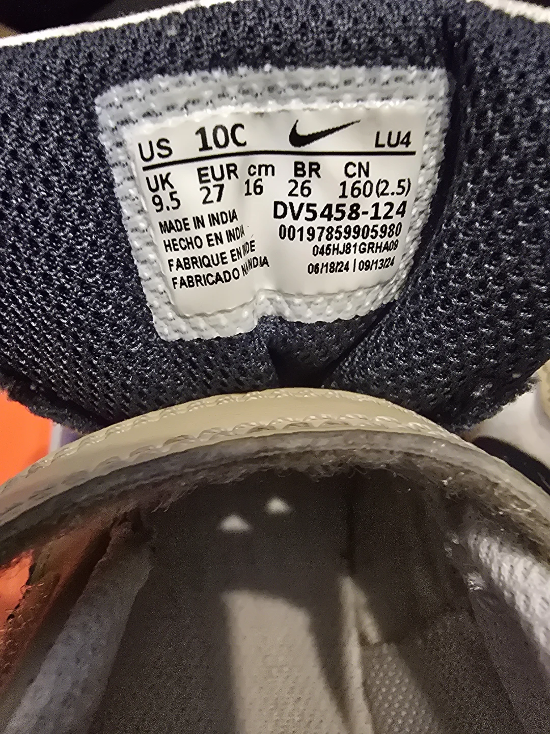 Boys Nike shoes size 10c