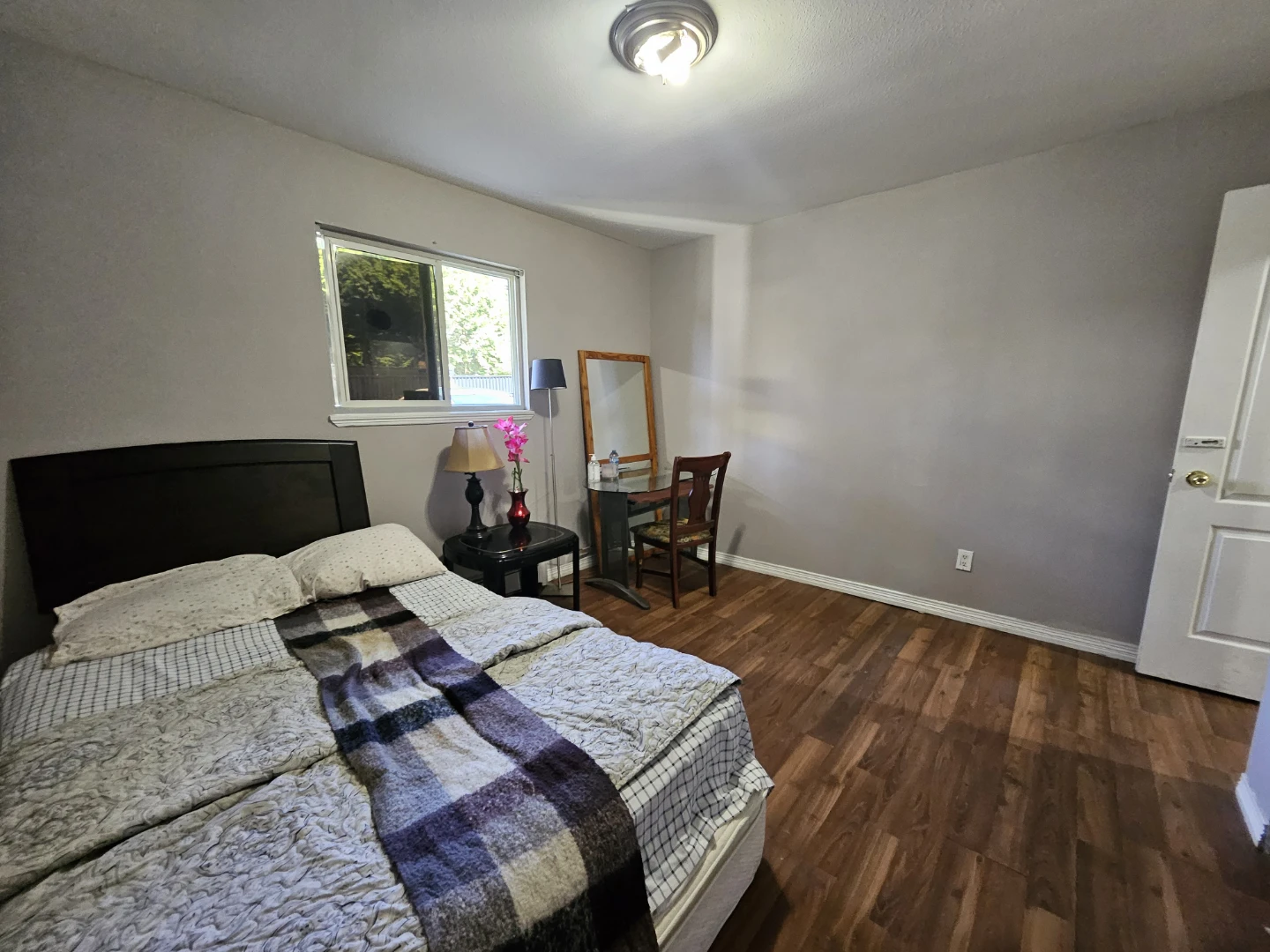 Room for Rent – Surrey / Furnished / Short-Term Available