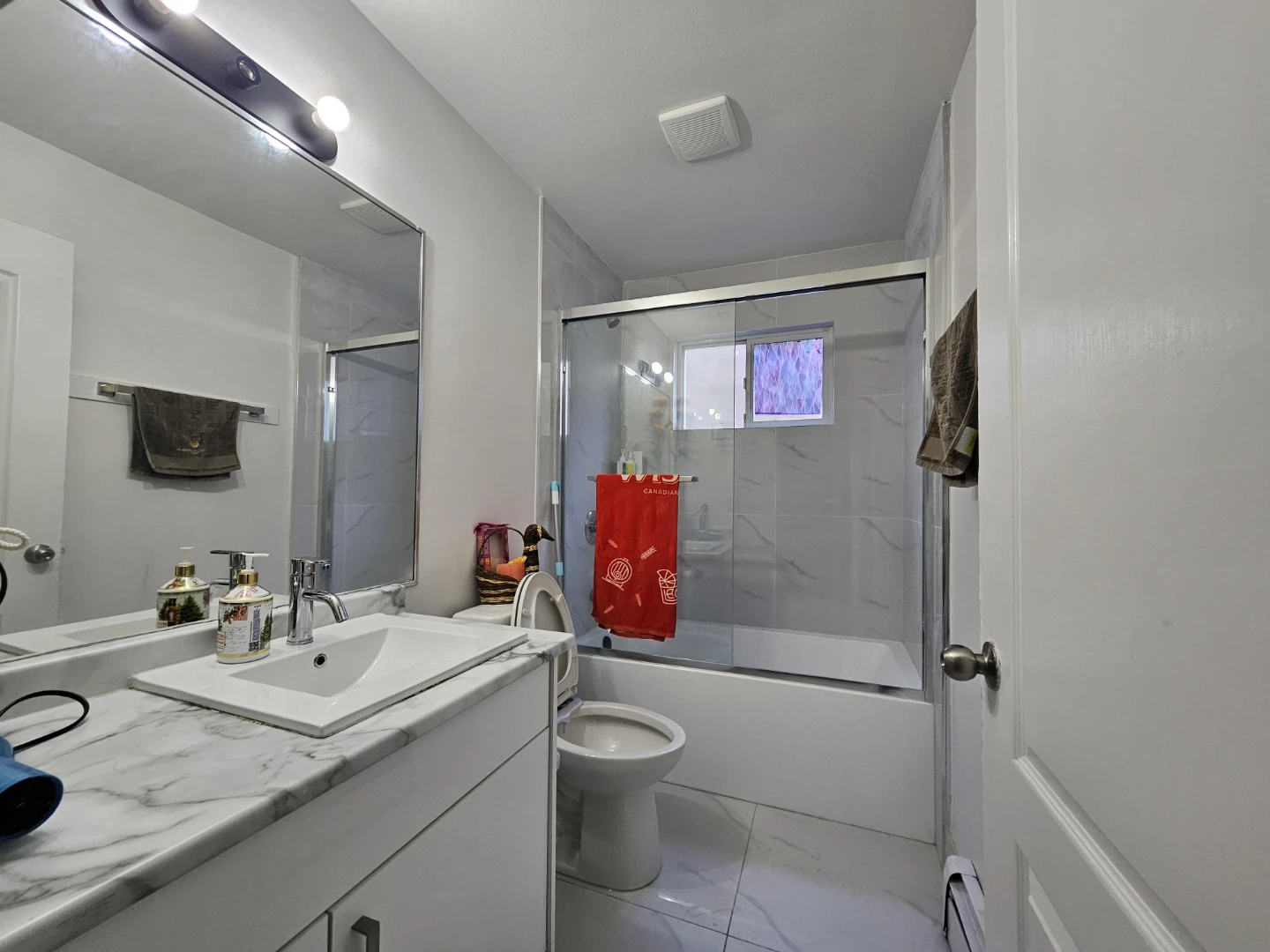 Room for Rent – Surrey / Furnished / Short-Term Available - photo 2