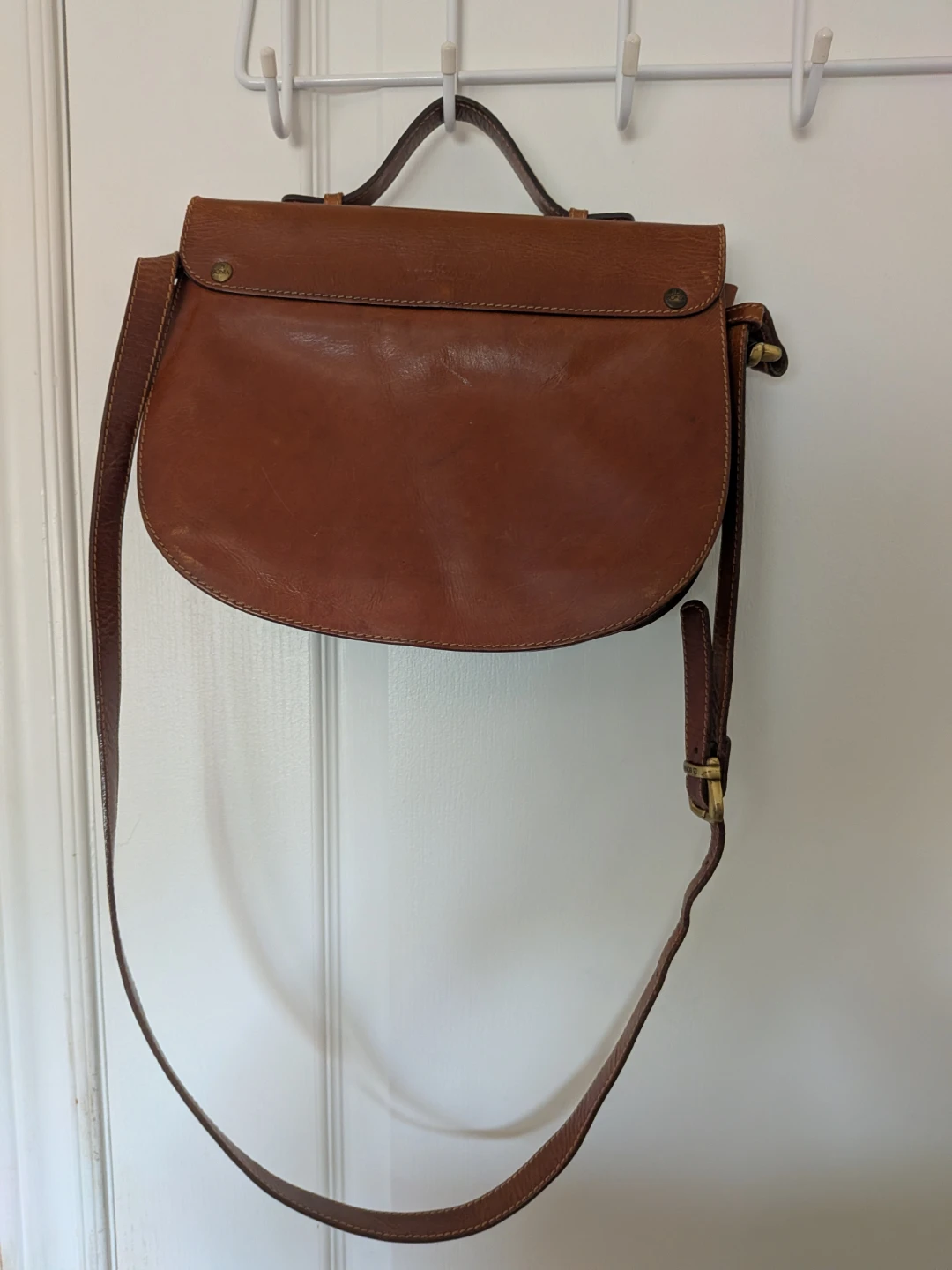 Bonia Leather Shoulder Bag - photo 3