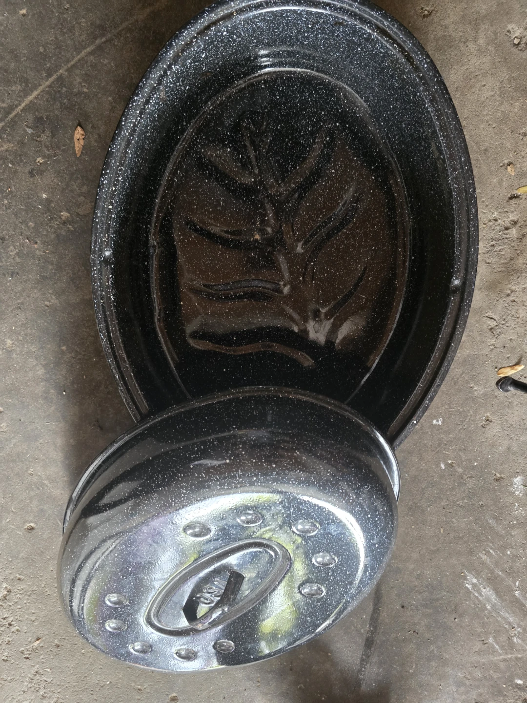 Black Speckled Roasting Pan with Lid - photo 2