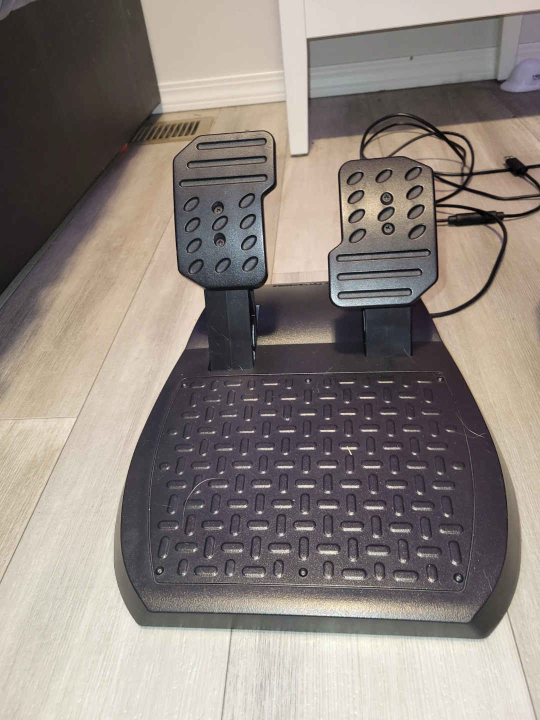 Ferrari Racing Wheel and Pedals - photo 2