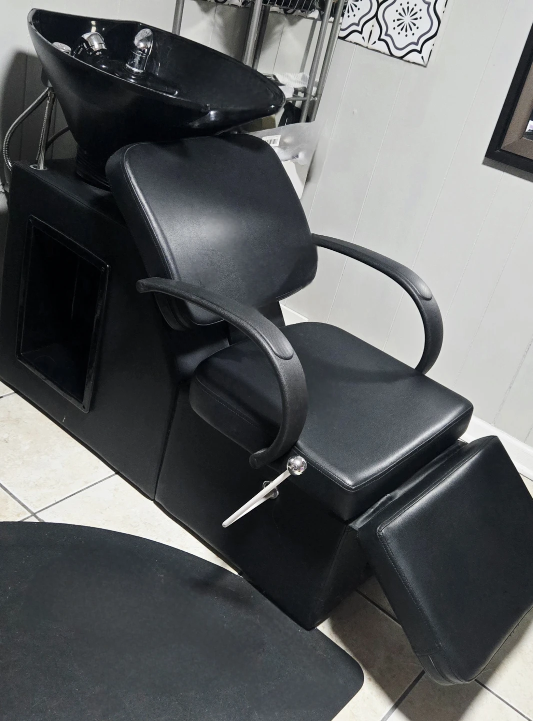 Black Salon Shampoo Chair with Sink