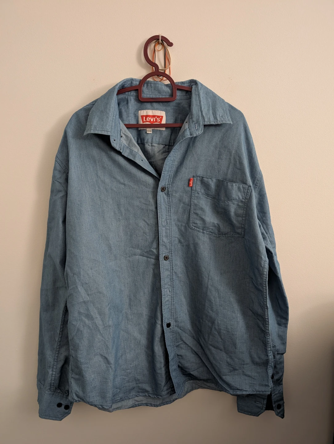 Levi's Chambray Button-Up Shirt Men's casual office shirt