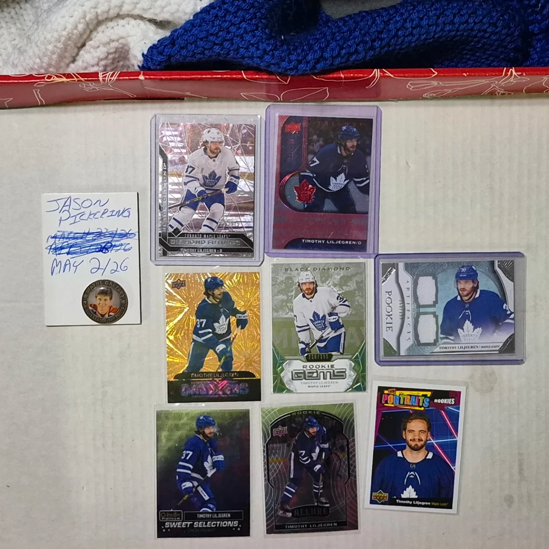 Collection of Toronto Maple Leafs Hockey Cards - photo 2