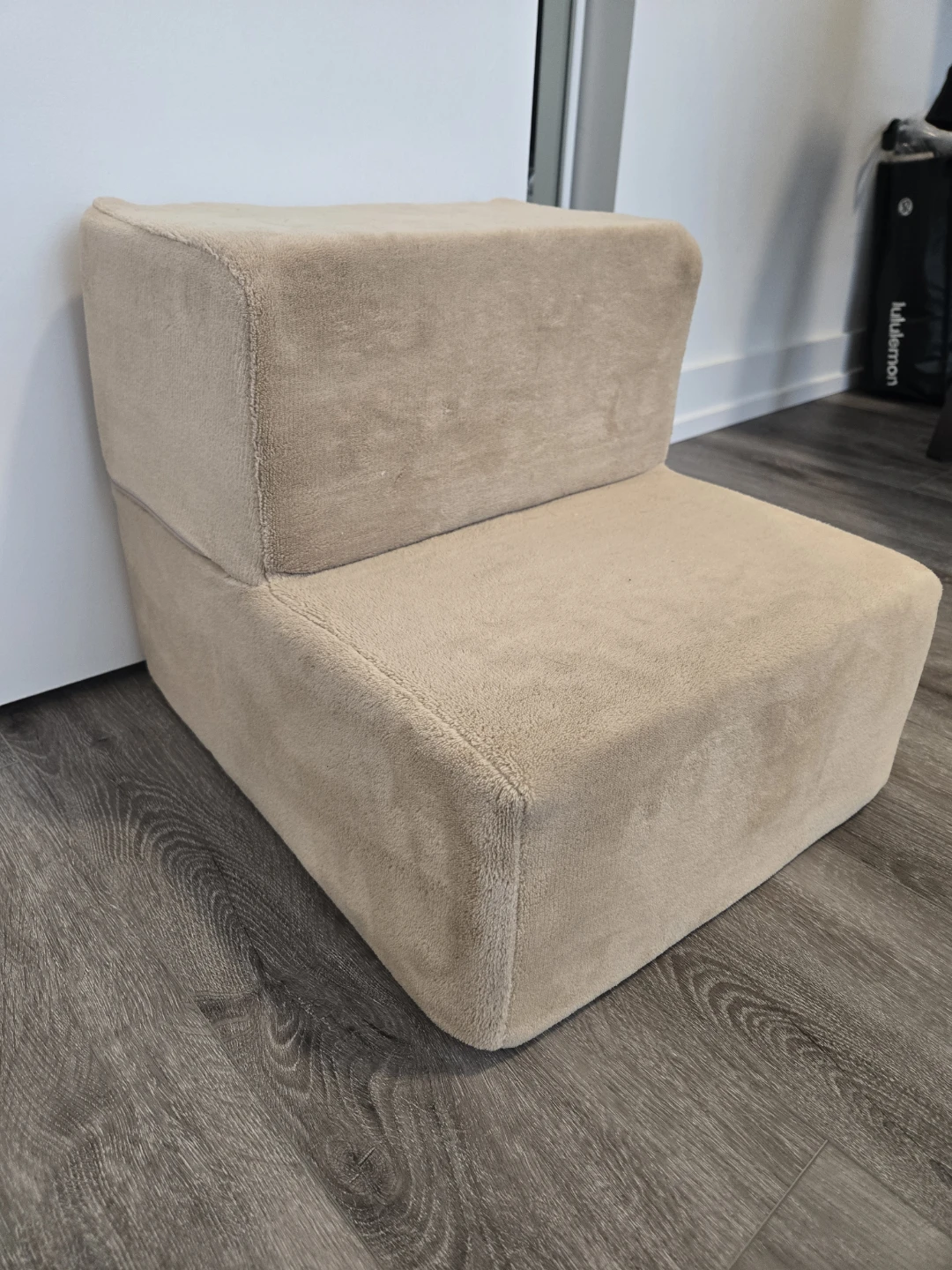 (Moving Sale) Pet Stairs - 2 Steps