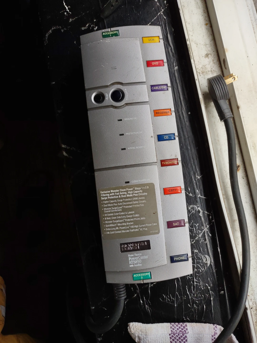 Monster PowerCenter HTS850 Home Theatre Surge Protector