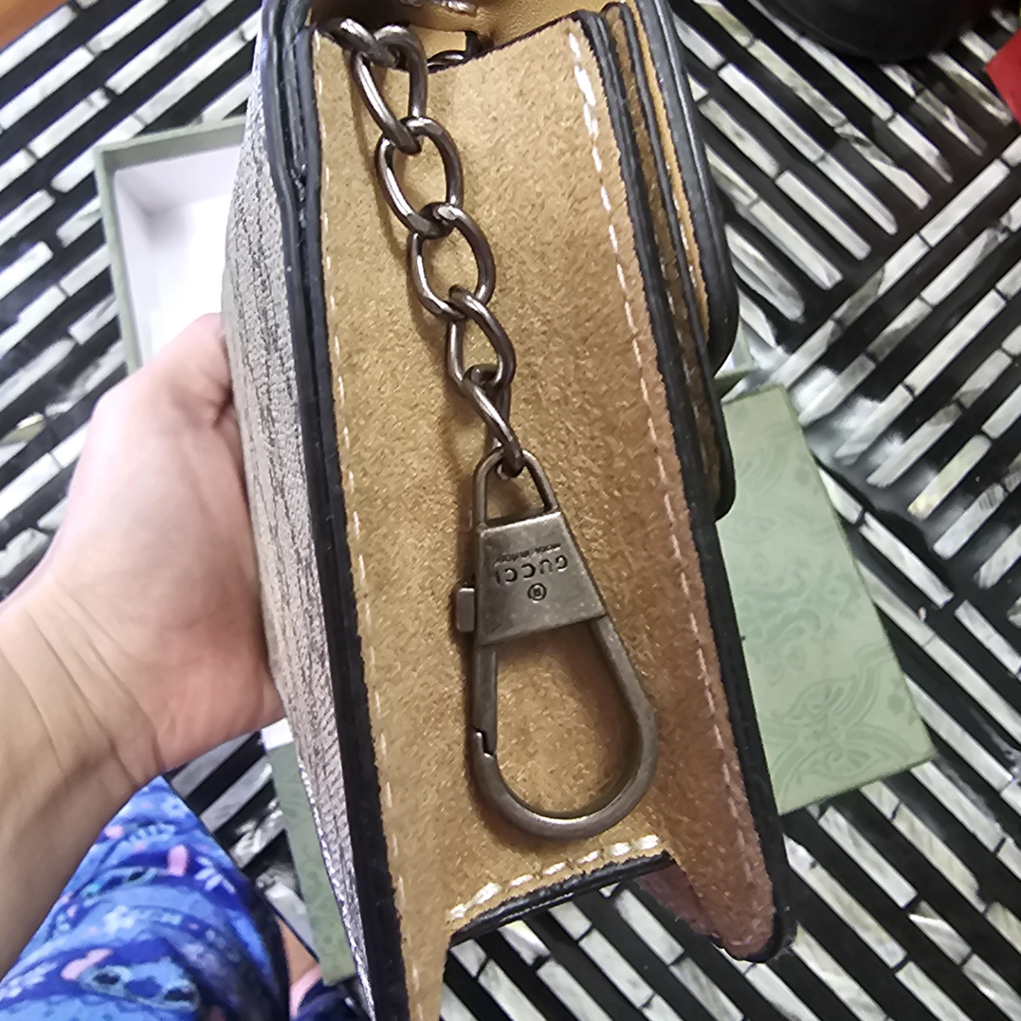 Gucci Wallet On Chain - photo 2