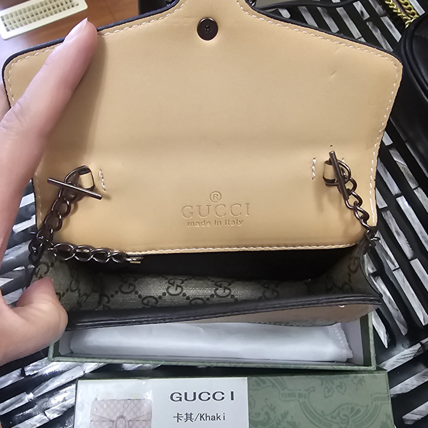 Gucci Wallet On Chain - photo 3