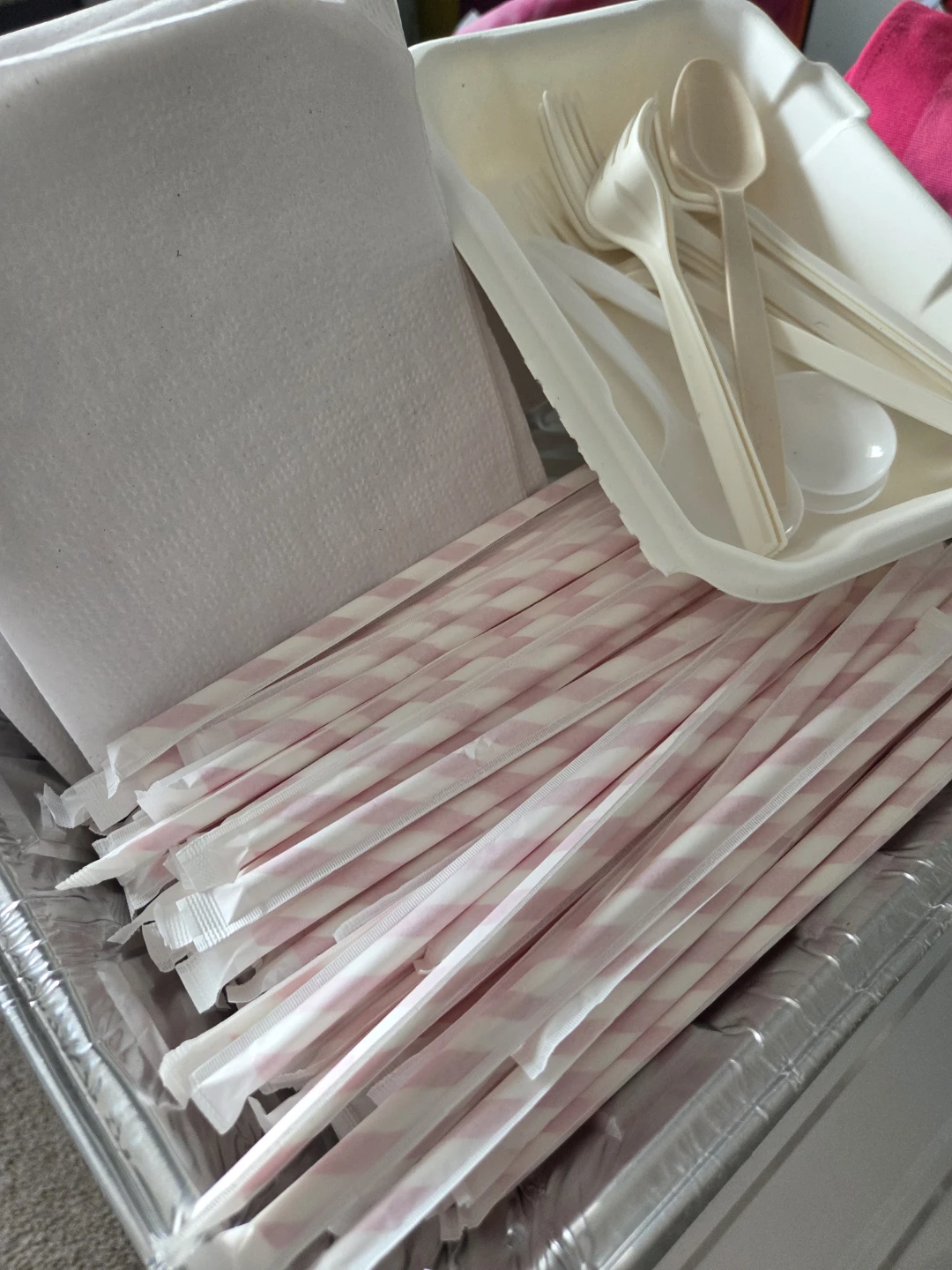 Aluminum Roasting Pan /w Disposable Cutlery & Straws - photo 3