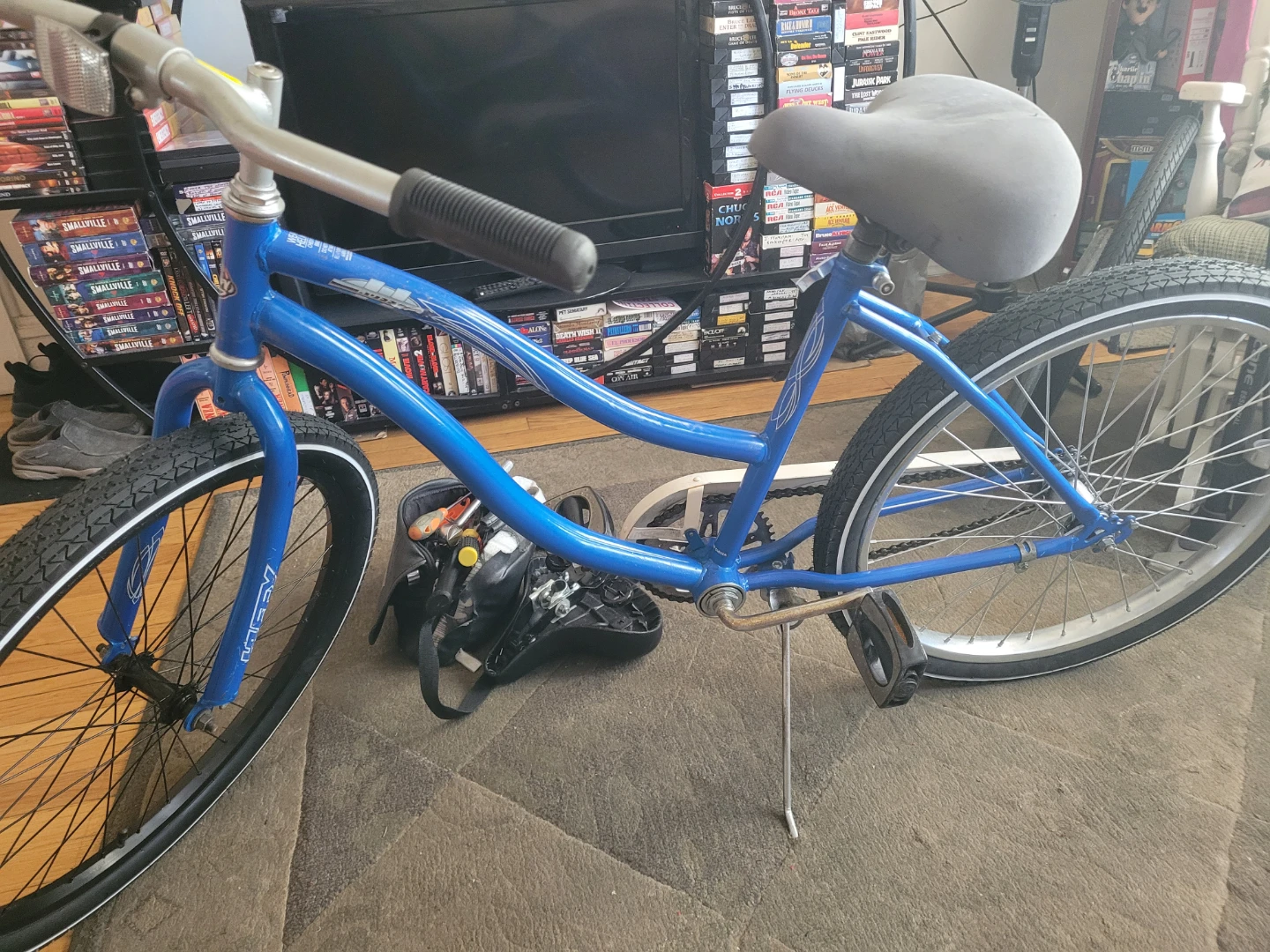 24in. Huffy  Cranbrook single speed bike, foot brake. - photo 4