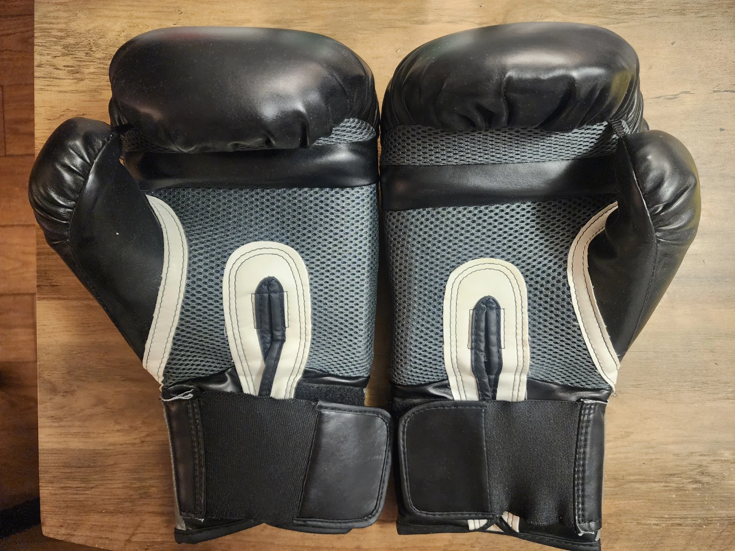 Everlast Boxing Gloves 16oz - photo 3