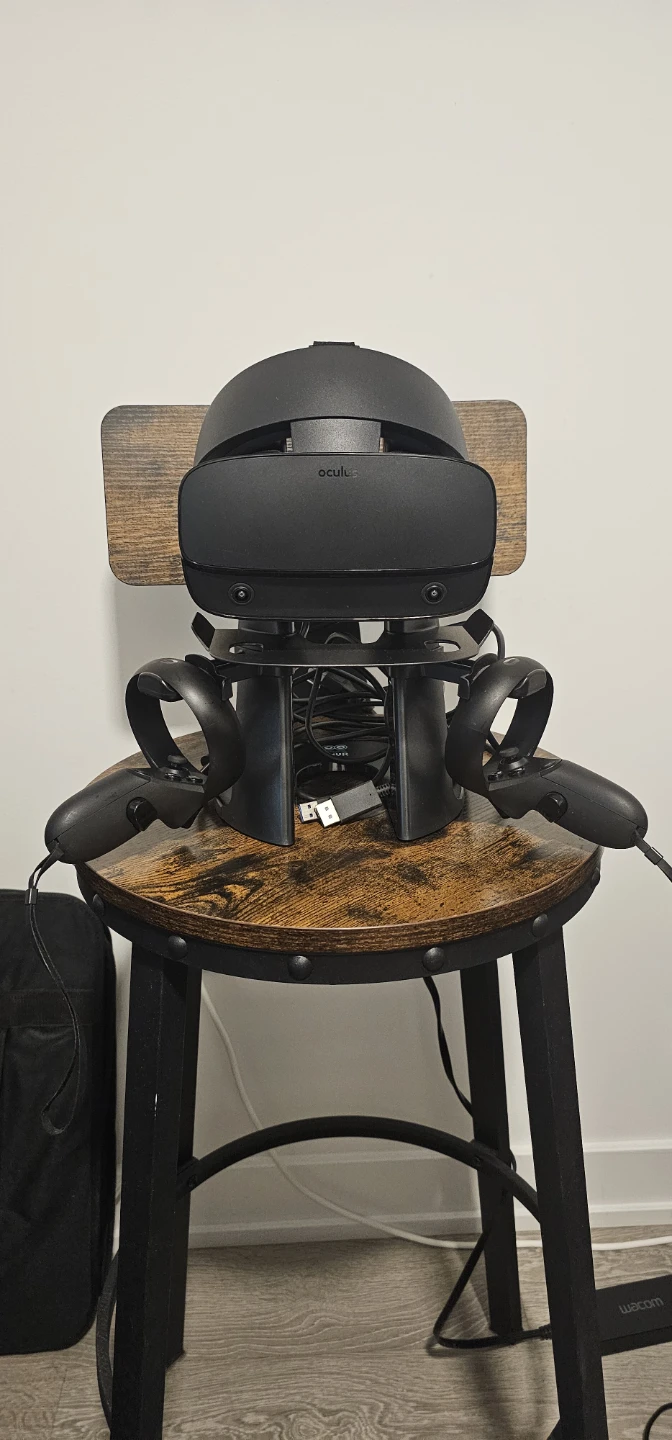 Oculus Rift S VR Headset with Controllers + Stand