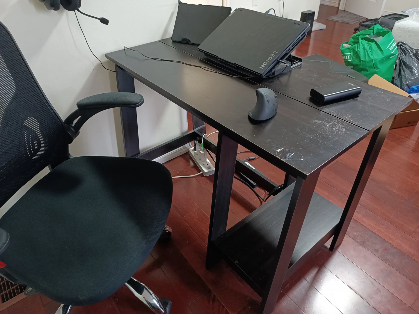 MOVING OUT: Office Chair and Table - photo 2