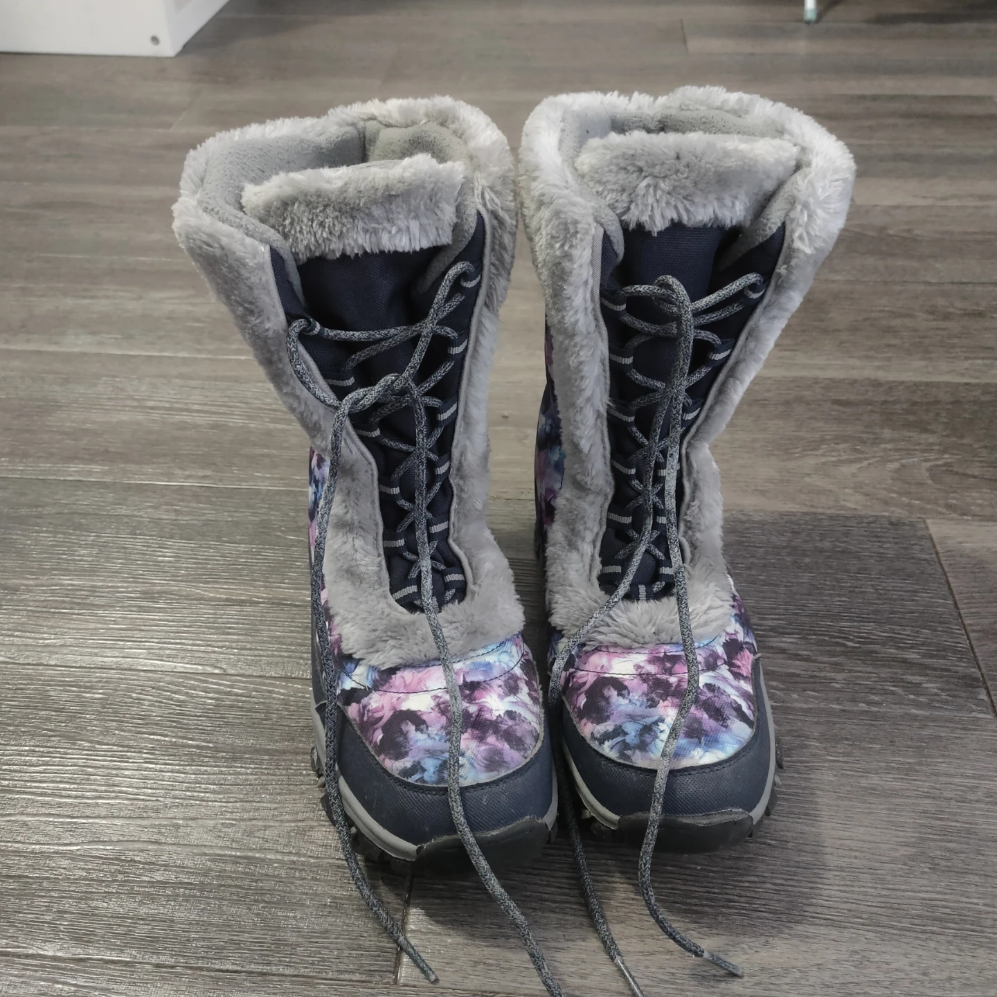 MOS : Women's Winter Boots Size 9 (US) / 40 (EUR)