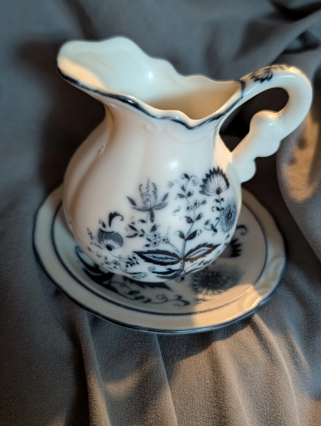 Blue Onion Pattern Creamer and Saucer Set - Japan - photo 3