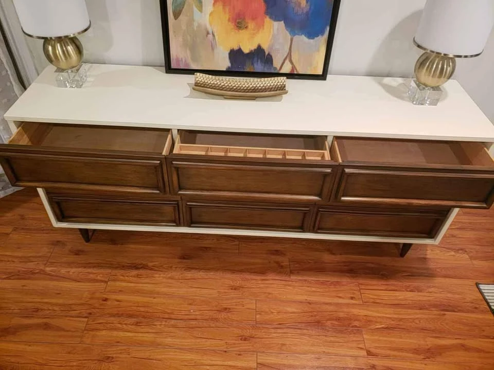 Mid-century Modern 9-Drawer Dresser - photo 4
