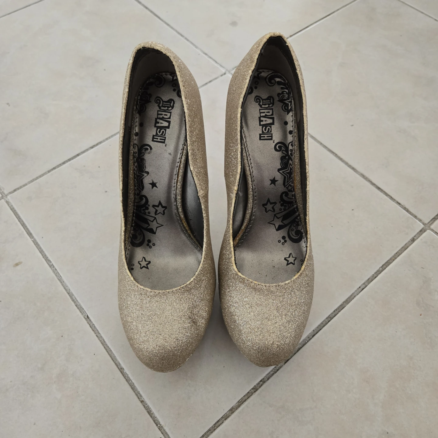 Steve Madden TRASH Glitter Platform Heels Size 8 Gold