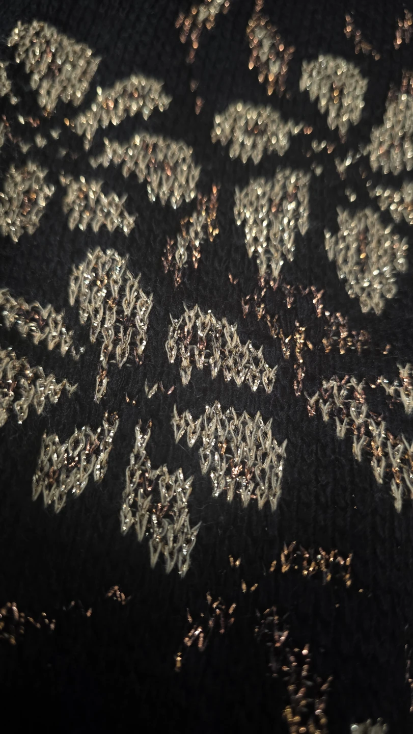 Black & Gold Floral Sequin Sweater (M) - photo 4