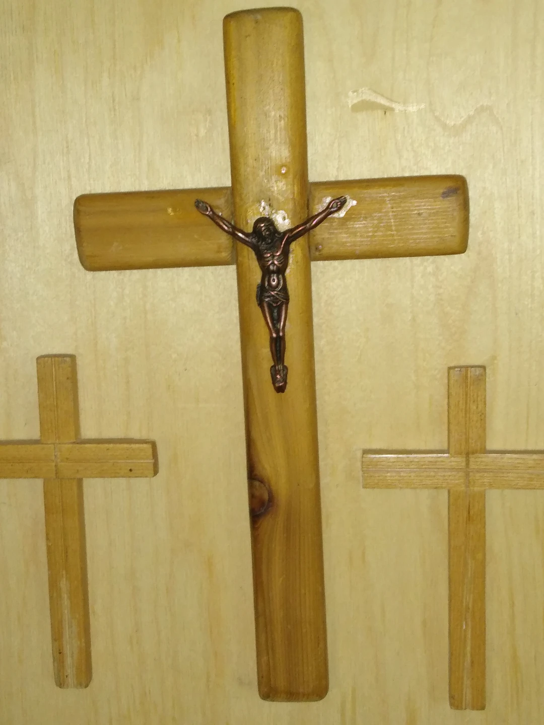 Hand carved three on Calvary memorial - photo 3
