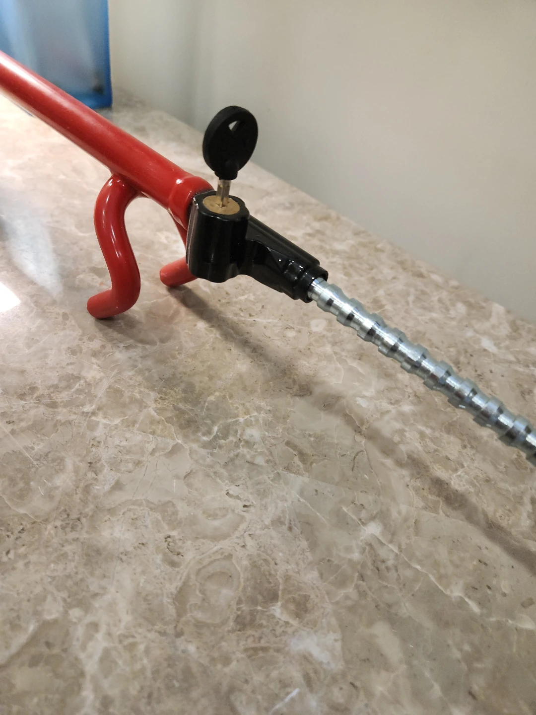 Red Steering Wheel Lock with Keys - photo 2