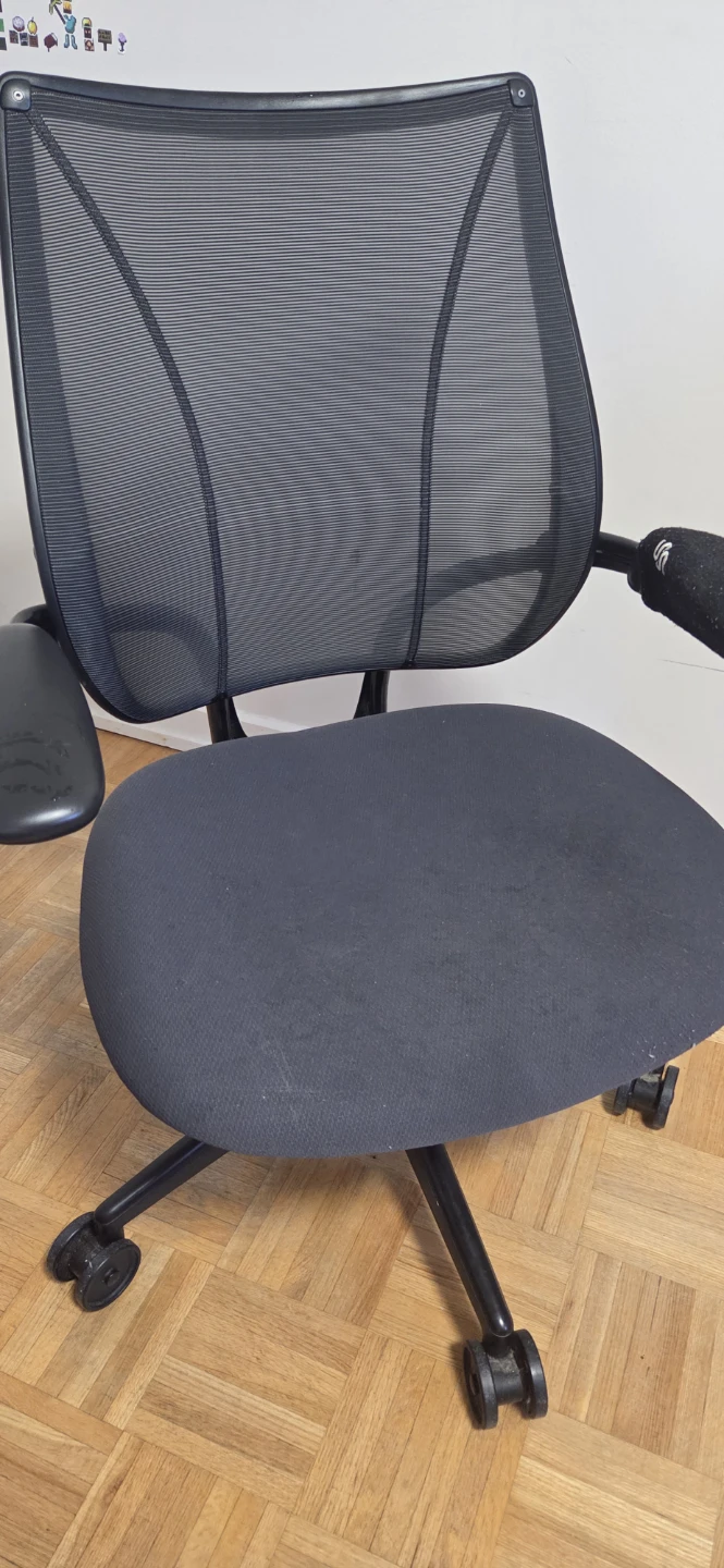 ERGONOMIC- Black Mesh Office Chair