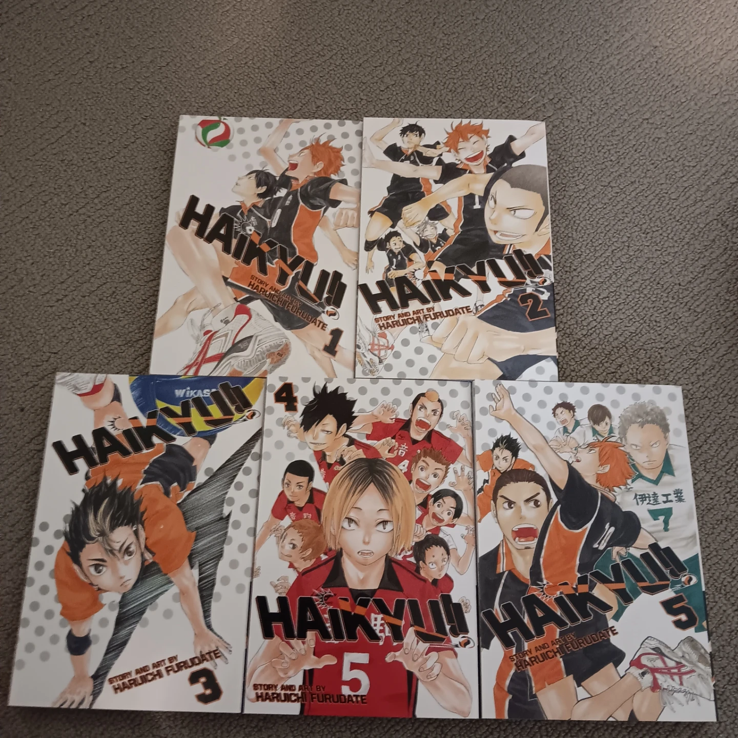 Manga collection, Demon slayer, Haikyu, and more! - photo 3