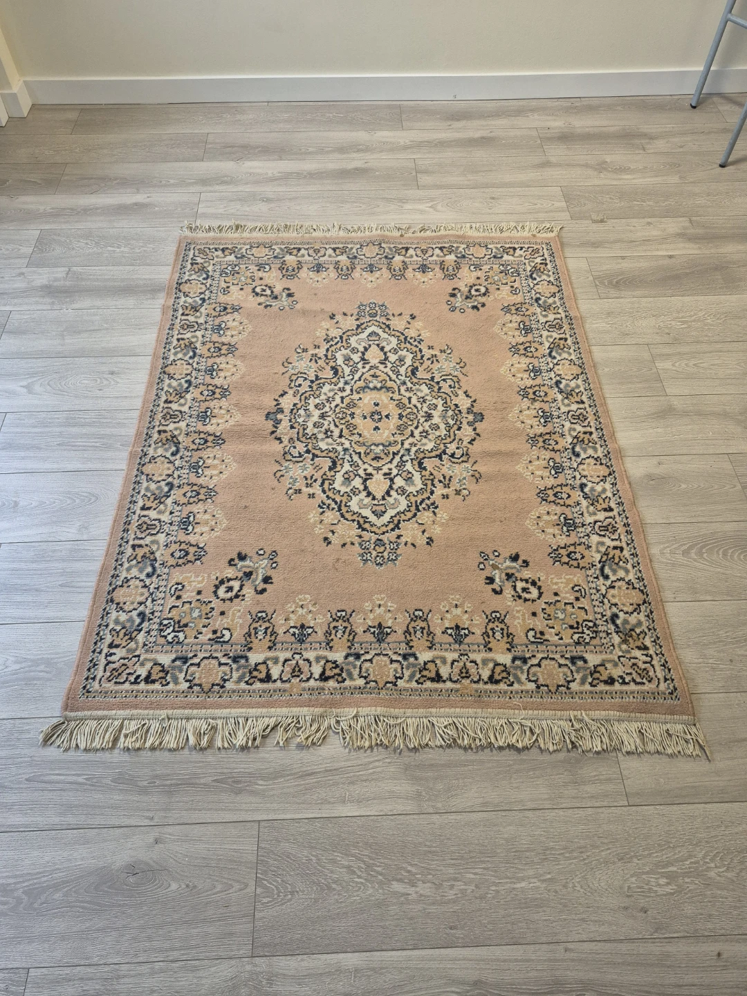 Premier Belgium Rug - Peach with Medallion Design