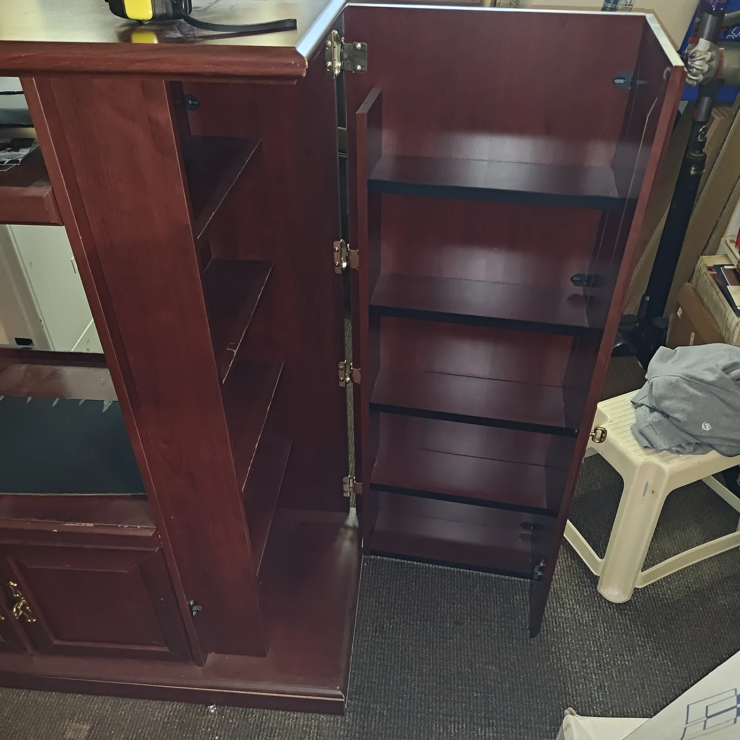Cherry Wood Entertainment Console with Glass Doors 2 sizes - photo 4