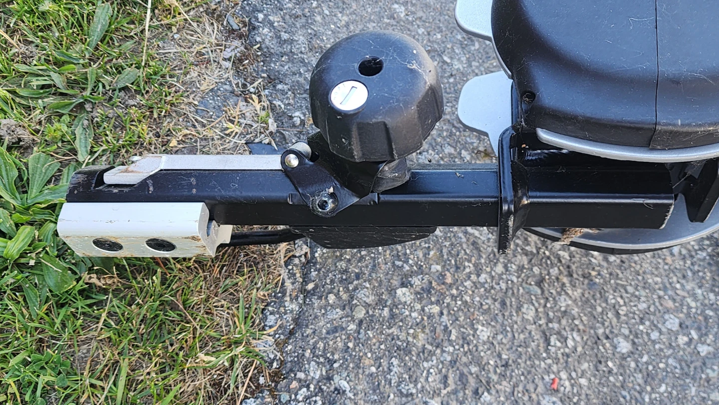 Thule Hitch Mount Bike Rack for 3 to 4 Bikes - photo 2