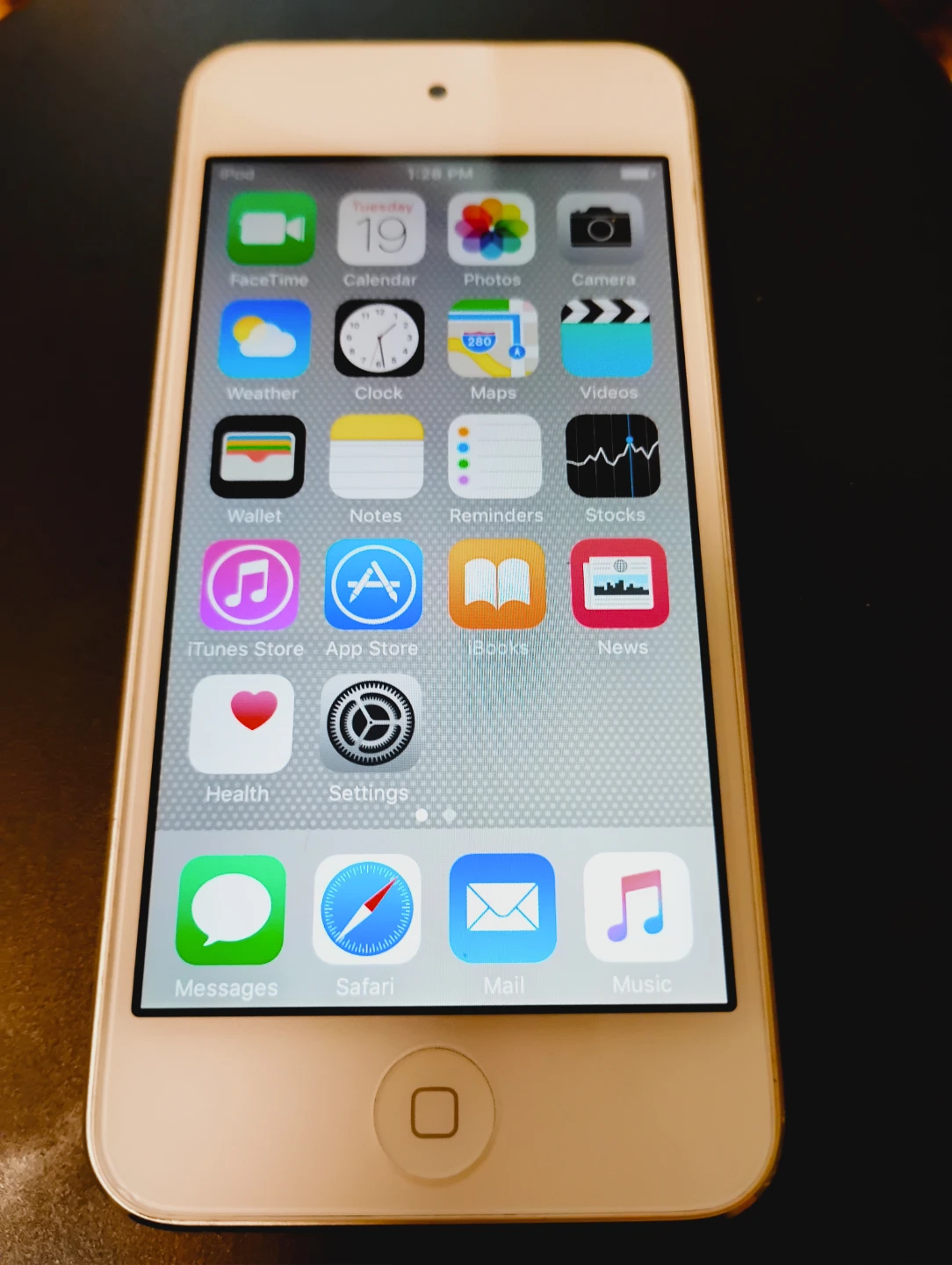 Apple iPod Touch 5th Gen - 32GB - Silver