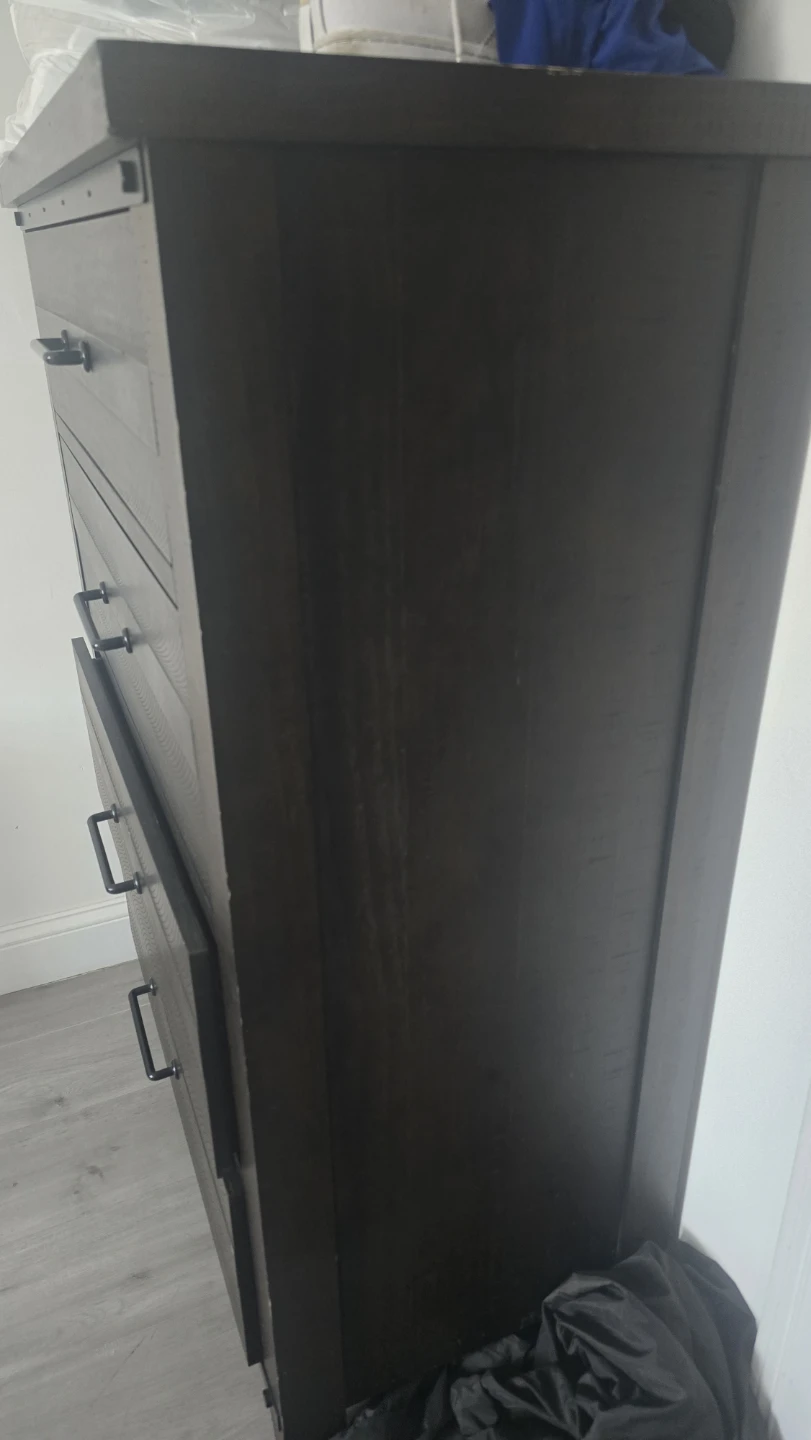 Dark Wood 5-Drawer Dresser Chest