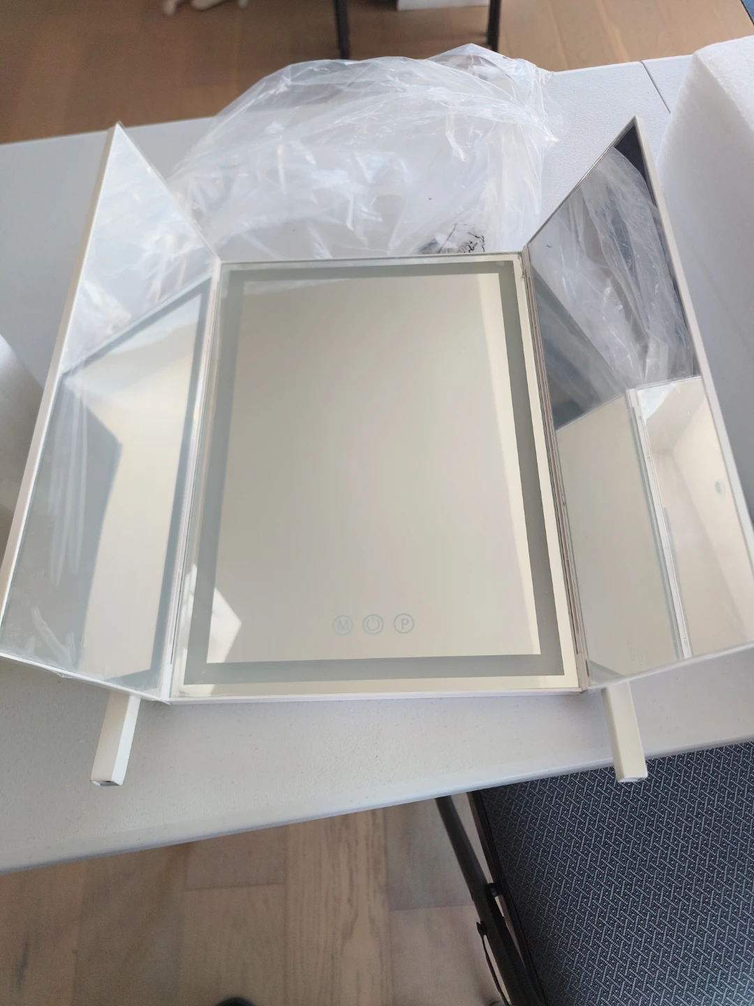 Hollywood Style Makeup Mirror with LED Lights - photo 2
