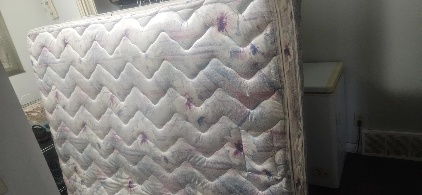 Mattress queen and spring box