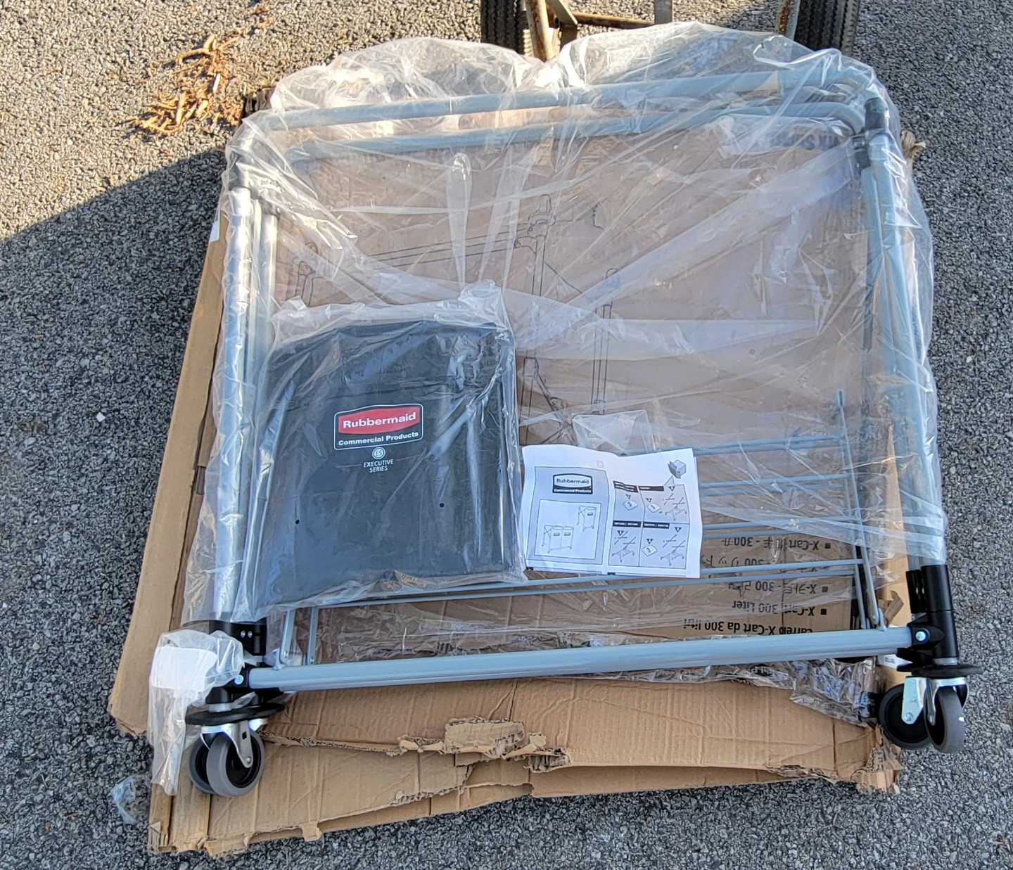 Rubbermaid X-Cart Rolling Laundry Cart - 300 Liters - photo 3