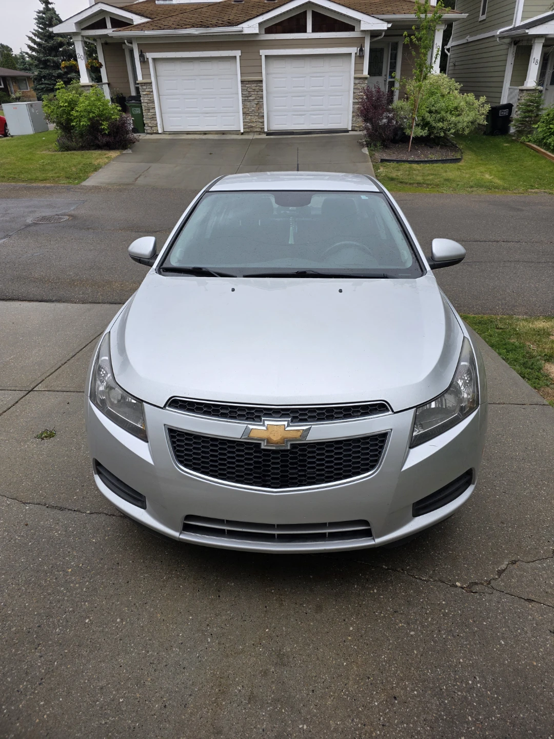 Silver Chevrolet Cruze