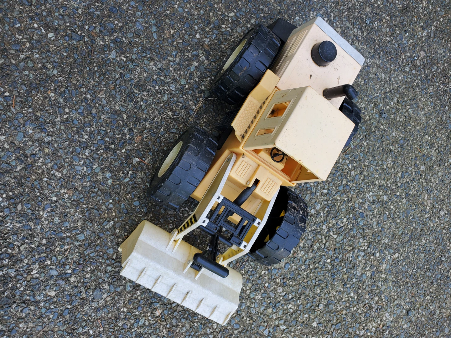 Yellow and Tan Plastic Toy Front Loader Truck - photo 4