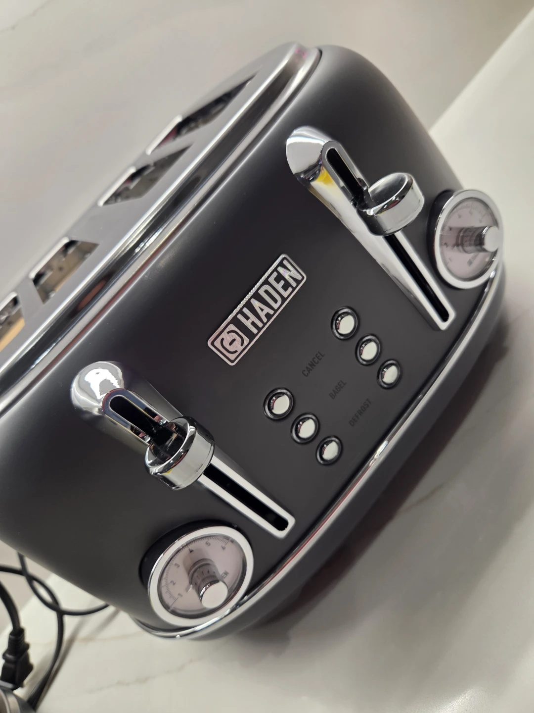 Haden 4-Slice Toaster - photo 5