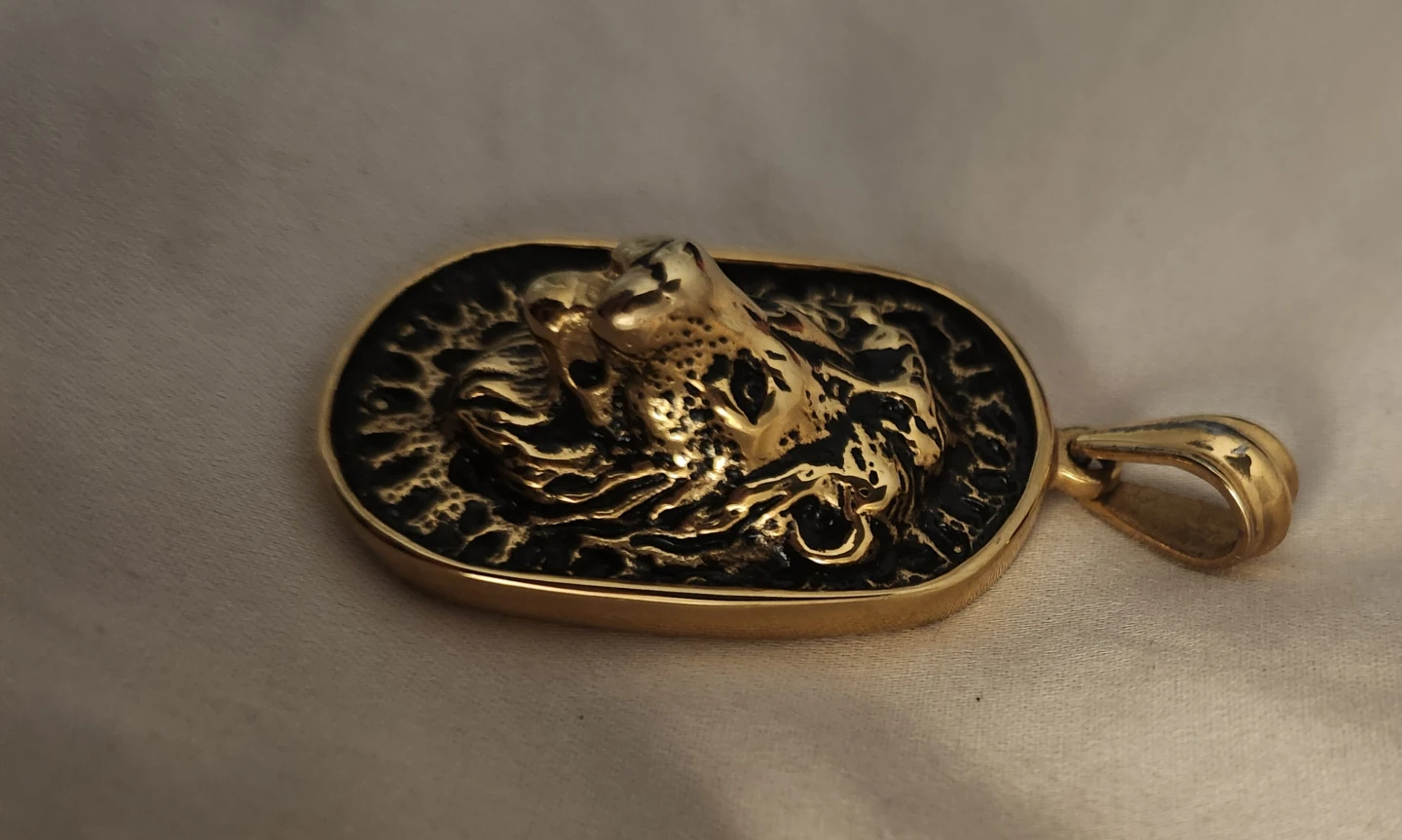 Gold Tone Lion Head Pendant - photo 4