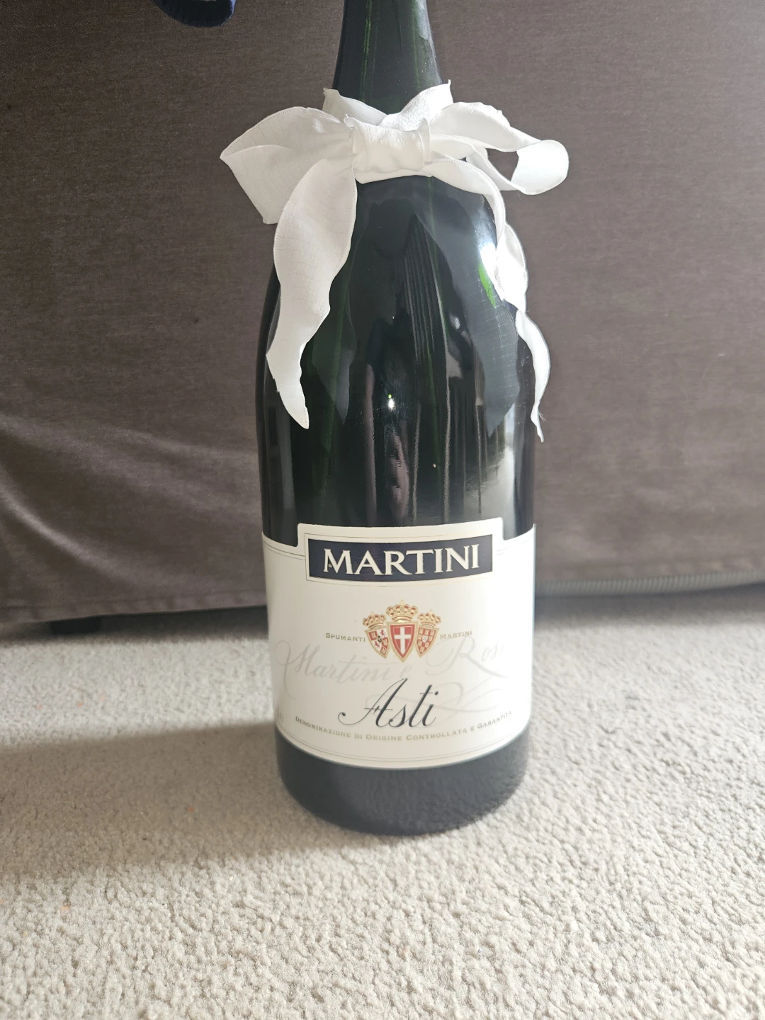 6L Martini Asti Bottle with Faux Flowers - photo 2