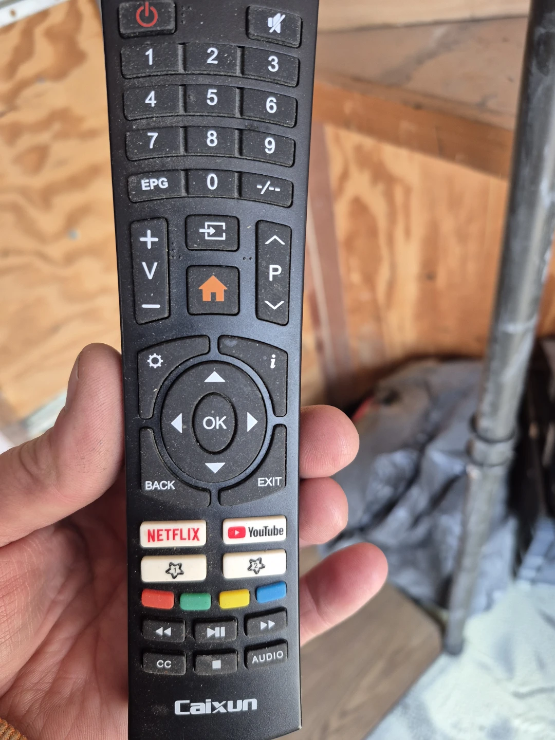 Caixun 32" Smart LED TV
