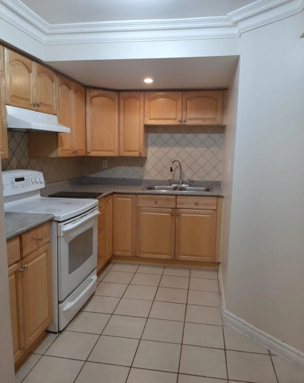 2 bedroom Basement Apartment for rent - photo 4